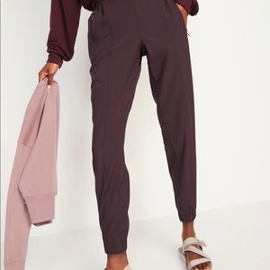 Old Navy lightweight Active joggers
